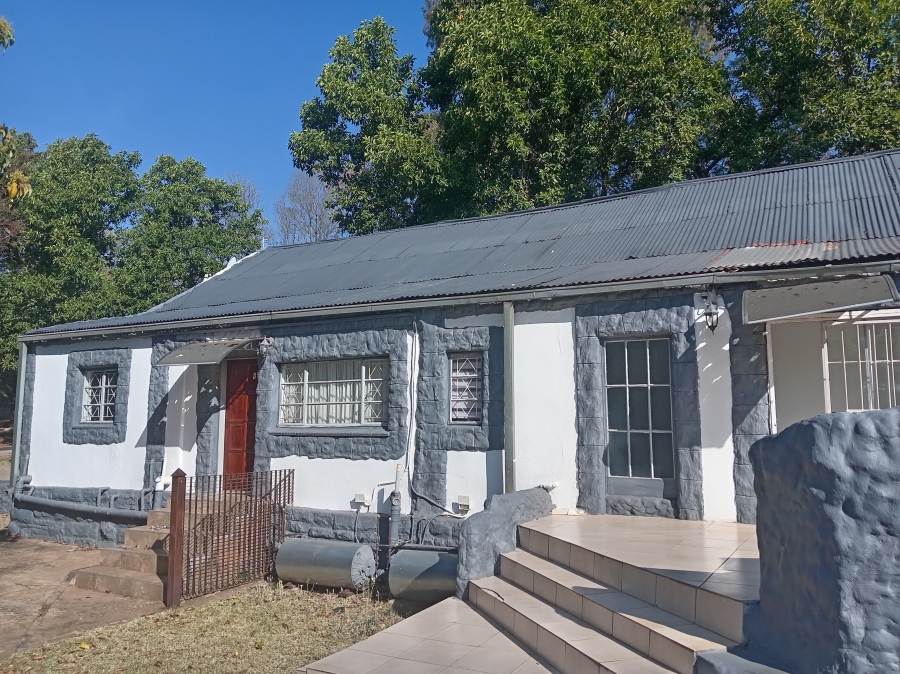 11 Bedroom Property for Sale in De Wildt North West